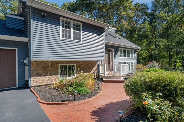 1720 Harkney Hill Road, Coventry, RI 02816