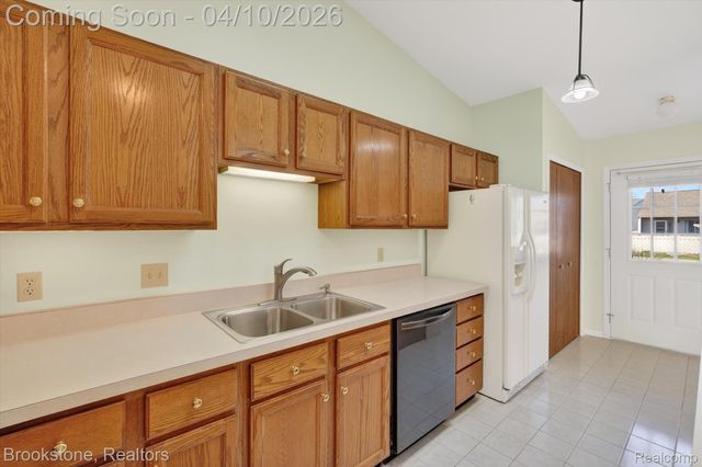 62401 Raleigh Court 4, South Lyon, MI 48178