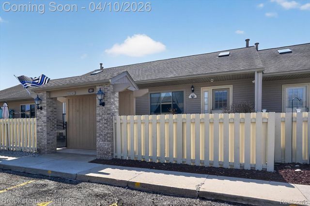 62401 Raleigh Court 4, South Lyon, MI 48178