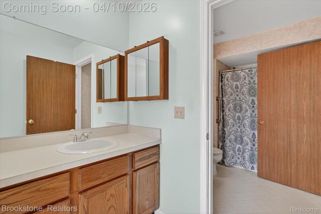 62401 Raleigh Court 4, South Lyon, MI 48178