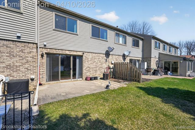 62401 Raleigh Court 4, South Lyon, MI 48178