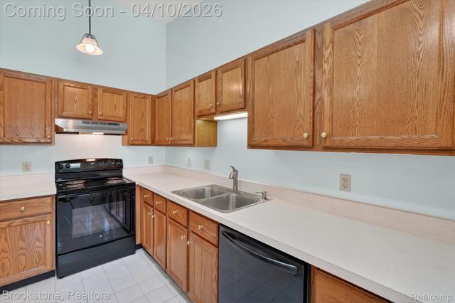 62401 Raleigh Court 4, South Lyon, MI 48178