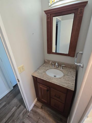 7801 Easy St., Onyx, CA 93255