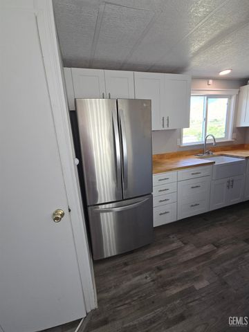 7801 Easy St., Onyx, CA 93255