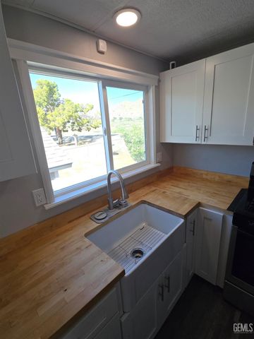 7801 Easy St., Onyx, CA 93255