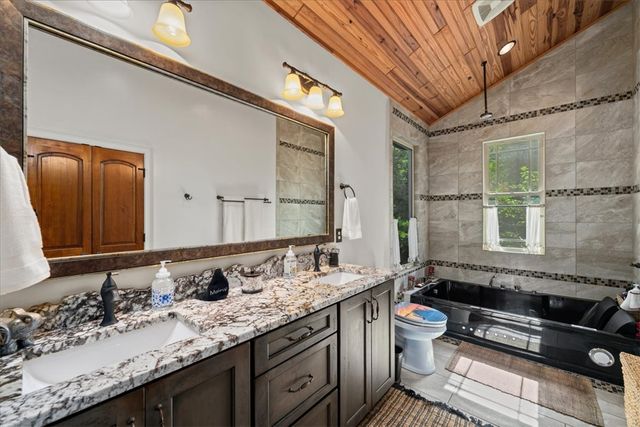 115 Keowee Overlook Road, West Union, SC 29696