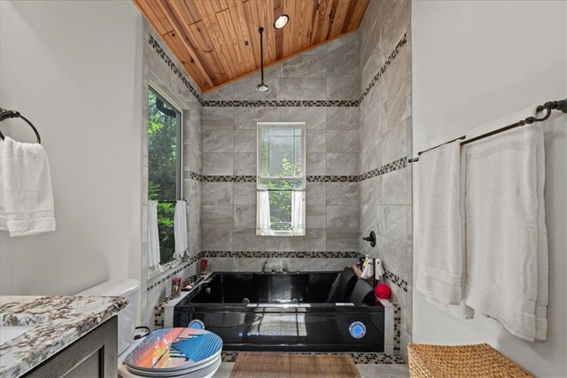 115 Keowee Overlook Road, West Union, SC 29696