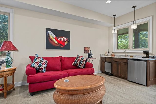 115 Keowee Overlook Road, West Union, SC 29696