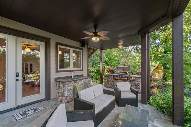 115 Keowee Overlook Road, West Union, SC 29696