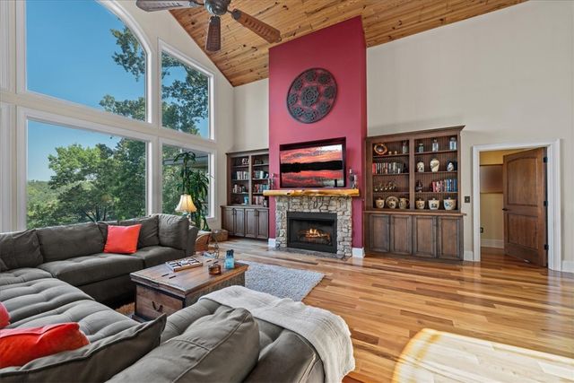 115 Keowee Overlook Road, West Union, SC 29696