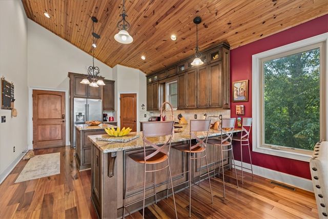 115 Keowee Overlook Road, West Union, SC 29696