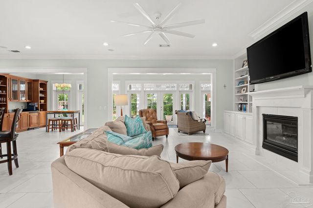510 Windrose Cir, Pensacola, FL 32507