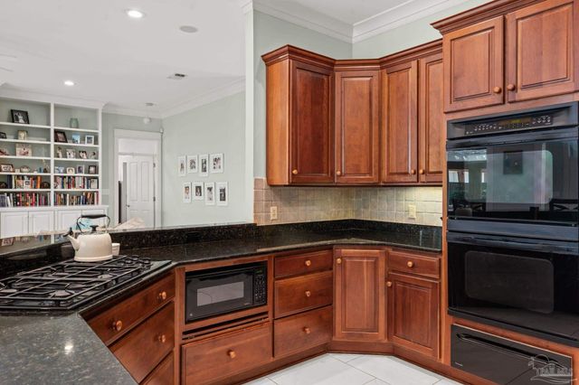 510 Windrose Cir, Pensacola, FL 32507