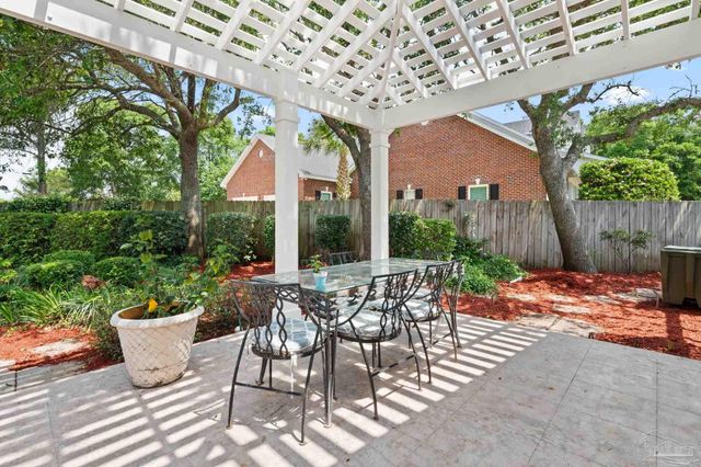 510 Windrose Cir, Pensacola, FL 32507