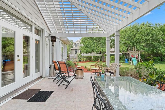 510 Windrose Cir, Pensacola, FL 32507