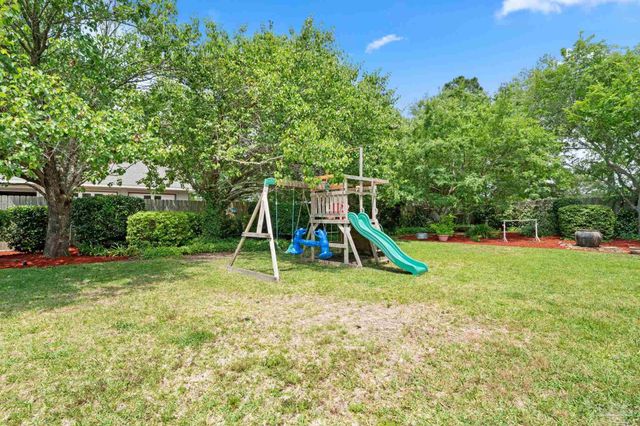 510 Windrose Cir, Pensacola, FL 32507