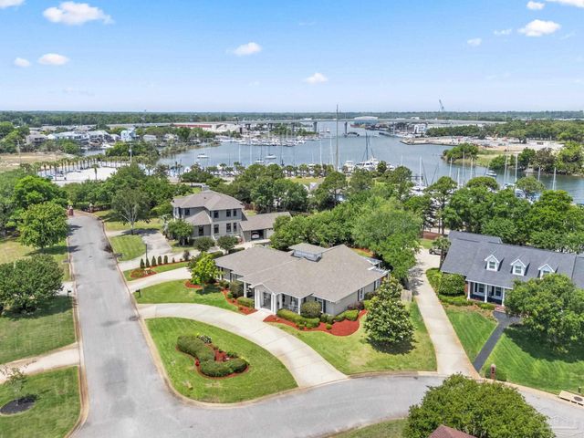 510 Windrose Cir, Pensacola, FL 32507