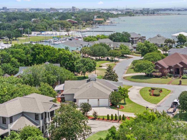 510 Windrose Cir, Pensacola, FL 32507