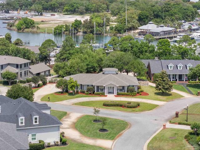 510 Windrose Cir, Pensacola, FL 32507