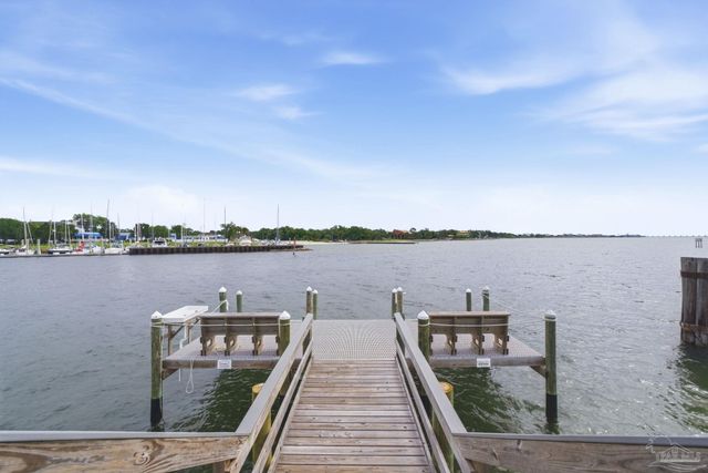510 Windrose Cir, Pensacola, FL 32507
