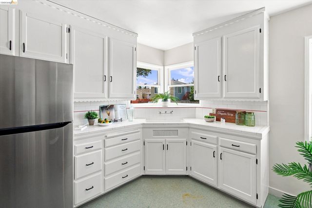 1700 Gaynor Ave, Richmond, CA 94801