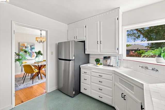 1700 Gaynor Ave, Richmond, CA 94801