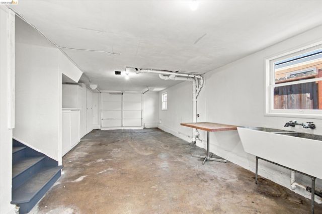 1700 Gaynor Ave, Richmond, CA 94801