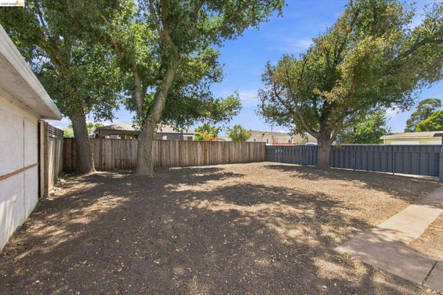 1700 Gaynor Ave, Richmond, CA 94801
