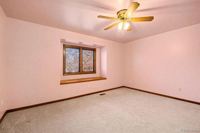 1085 Linda Dr, Davison, MI 48423