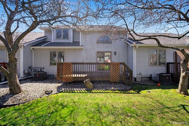 1085 Linda Dr, Davison, MI 48423