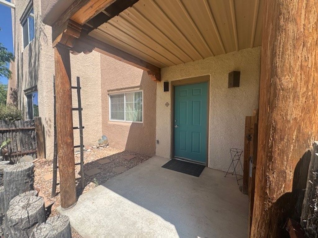 2210 Miguel Chavez 1816, Santa Fe, NM 87505