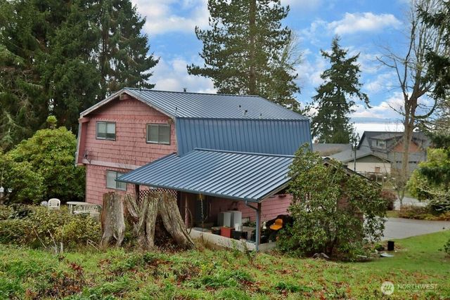 6423 Admiralty Way, Freeland, WA 98249