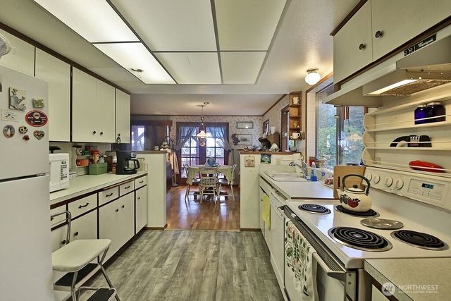 6423 Admiralty Way, Freeland, WA 98249