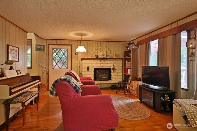 6423 Admiralty Way, Freeland, WA 98249