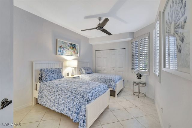 300 L Ambiance CIR 3-105, Naples, FL 34108