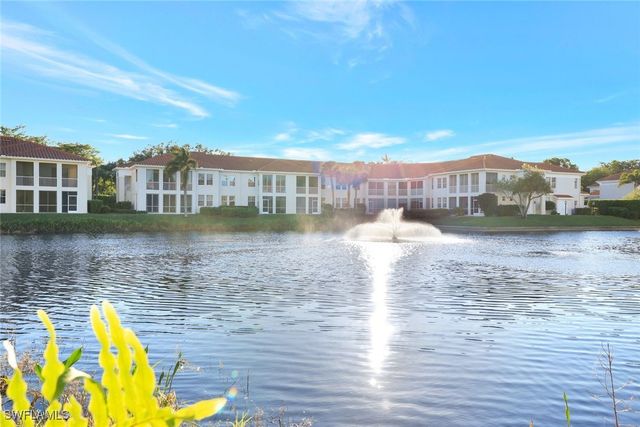 300 L Ambiance CIR 3-105, Naples, FL 34108