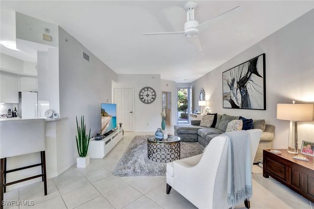 300 L Ambiance CIR 3-105, Naples, FL 34108