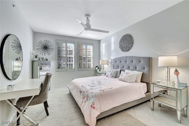 300 L Ambiance CIR 3-105, Naples, FL 34108