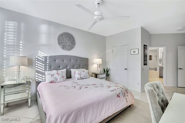 300 L Ambiance CIR 3-105, Naples, FL 34108