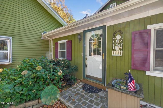 262 Jarvis Road N, Ravena, NY 12143