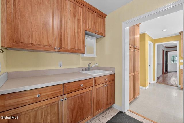 262 Jarvis Road N, Ravena, NY 12143