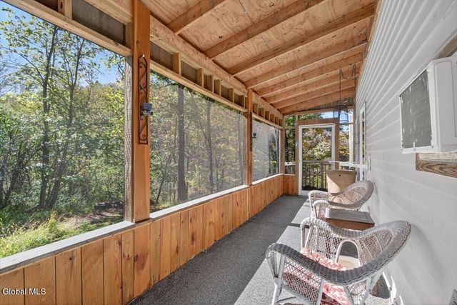 262 Jarvis Road N, Ravena, NY 12143