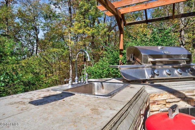 262 Jarvis Road N, Ravena, NY 12143