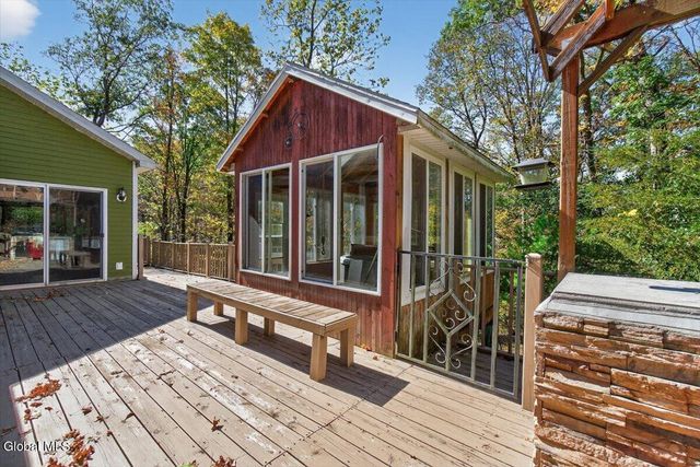 262 Jarvis Road N, Ravena, NY 12143