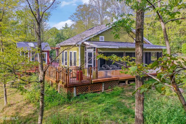 262 Jarvis Road N, Ravena, NY 12143