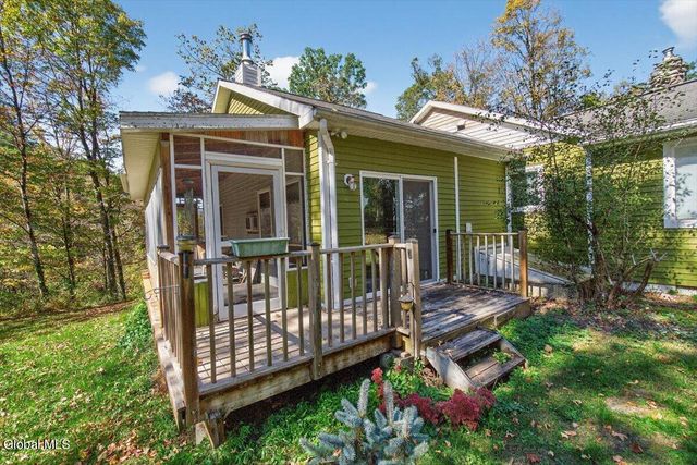 262 Jarvis Road N, Ravena, NY 12143