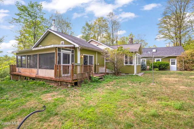 262 Jarvis Road N, Ravena, NY 12143