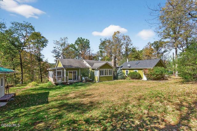 262 Jarvis Road N, Ravena, NY 12143