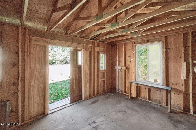 262 Jarvis Road N, Ravena, NY 12143