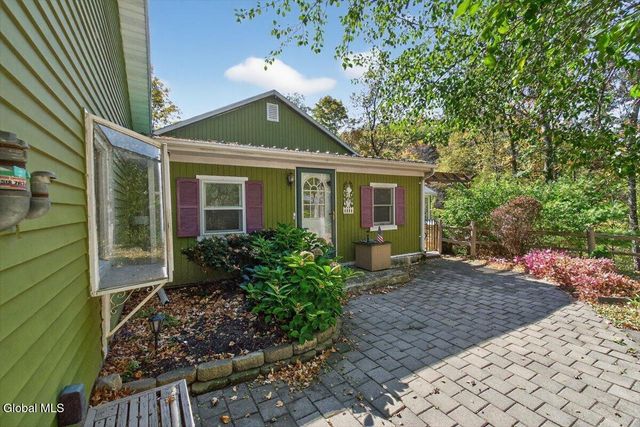 262 Jarvis Road N, Ravena, NY 12143